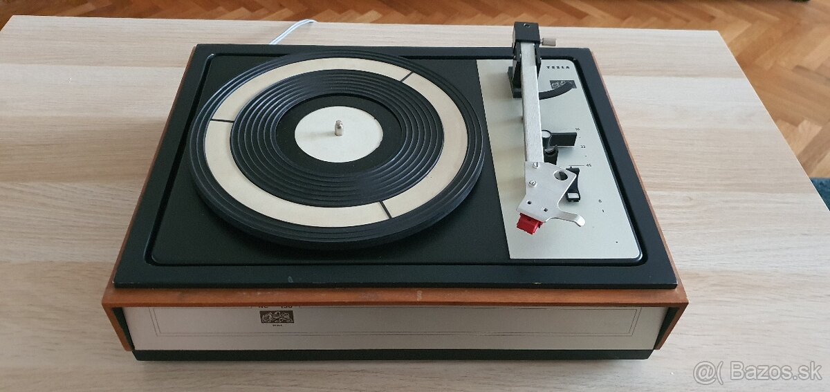 Radio Tesla 810a, gramofón - 4