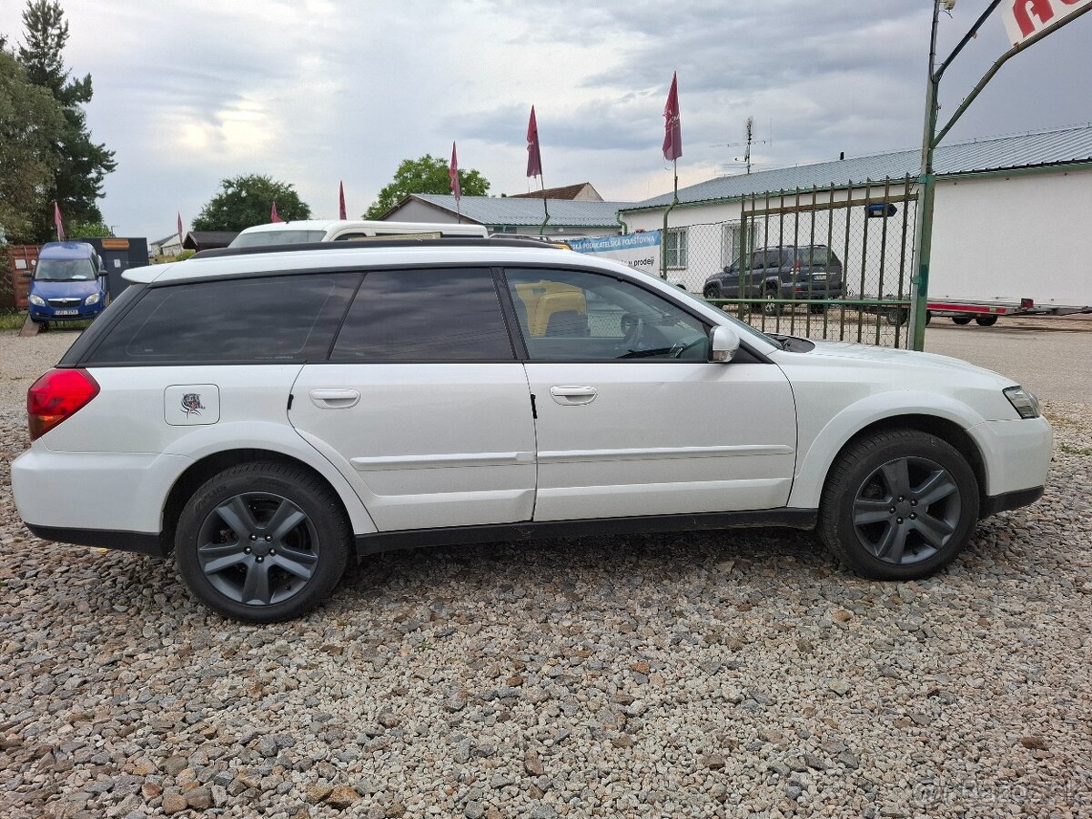 Subaru Legacy Outback 3.0i AWD automat - 4