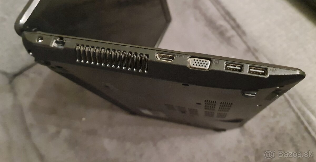 Asus X53U - 4
