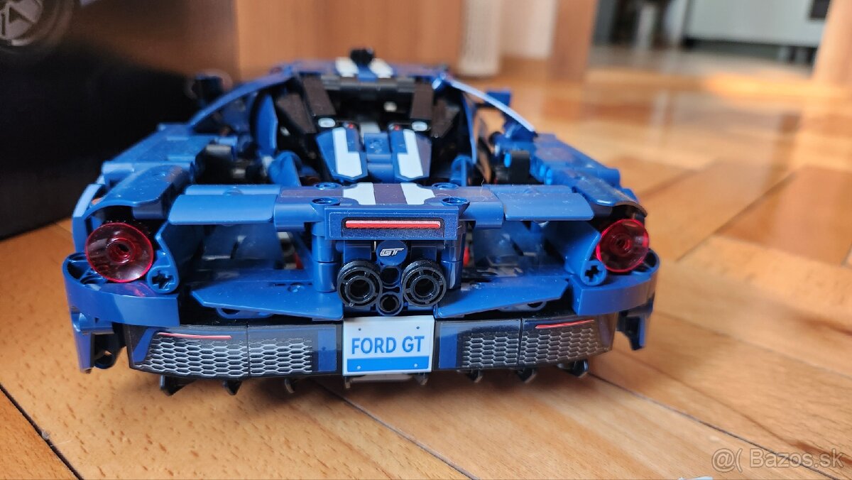 LEGO® Technic 42154 2022 Ford GT - 4