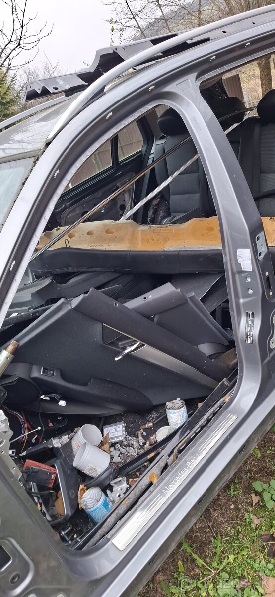 Predám karosériu Mercedes w204 kombi - 4