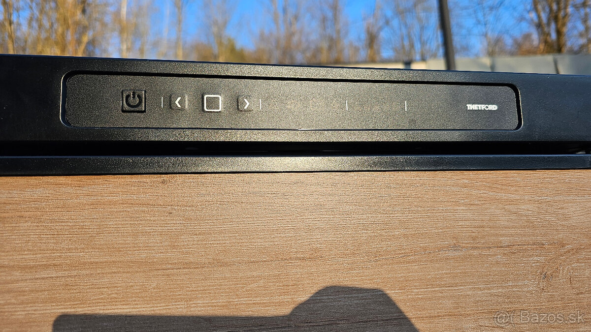 Absorpčná chladnička Thetford N4142E+ (12V, 220V, plyn) - 4