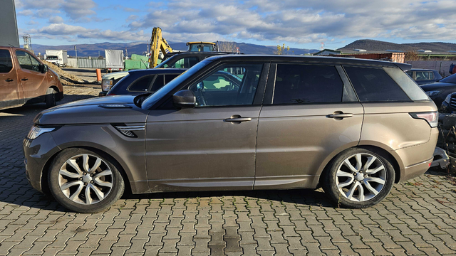 Land Rover (Range Rover Sport) - 4