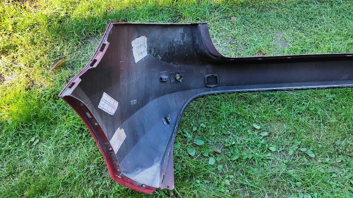 Predám zadný nárazník Volvo S60 - 4