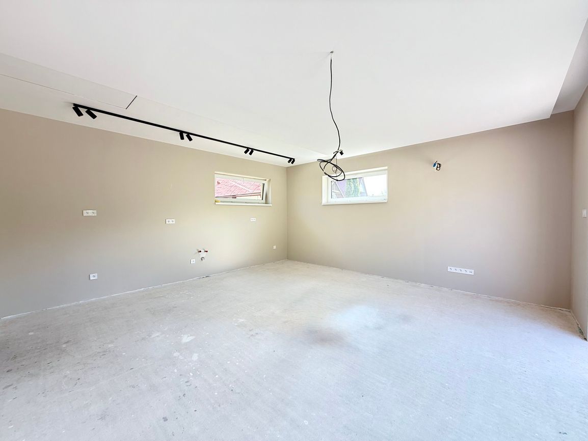 JANOVÍK NOVOSTAVBA 3 IZBOVÝ RD, TERASA, PIVNICA - 4