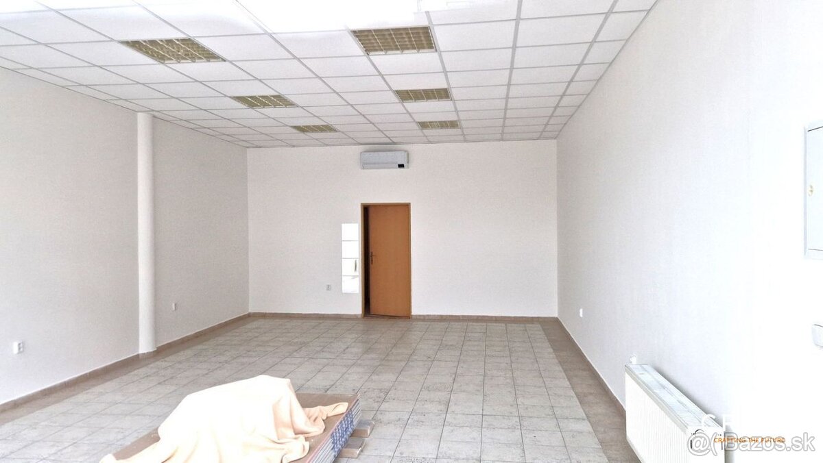 CREDA | prenájom komerčného priestoru 64 m2, Nitra - 4