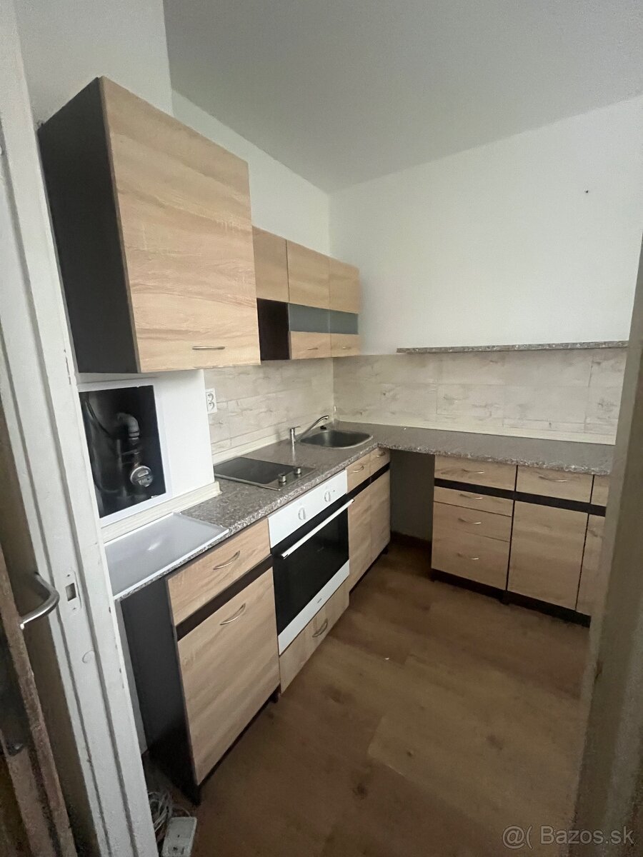 1izbový byt - Jahodníky - 4