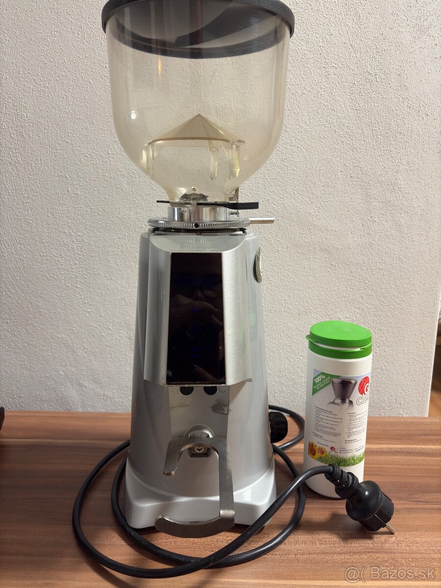 Profesionálny mlynček na kávu - 4
