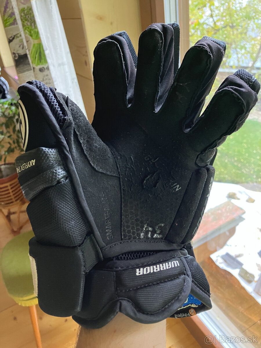Predám hokejové rukavice Warrior, veľkosť 13' - 4