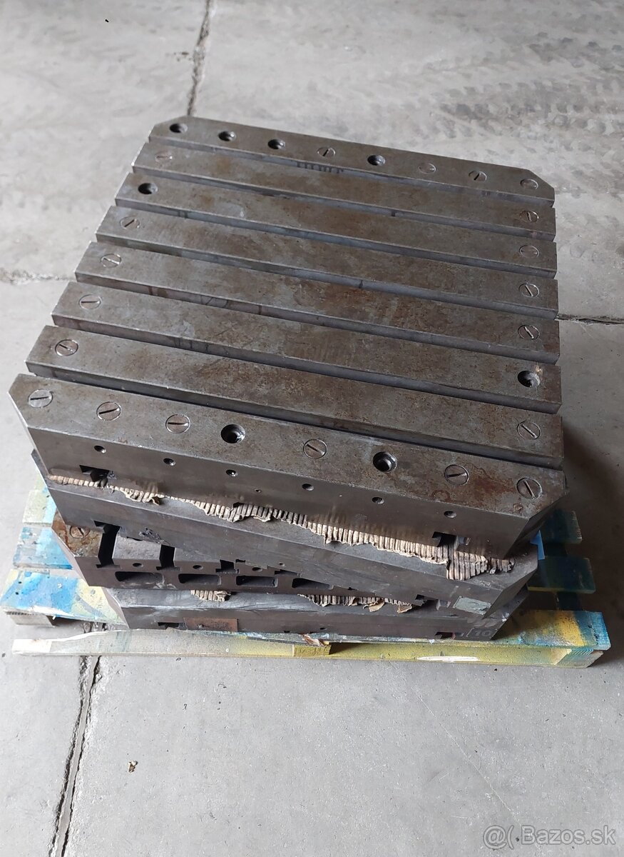 Upínací litinové úhelníky, upínací desky, kostky - 4