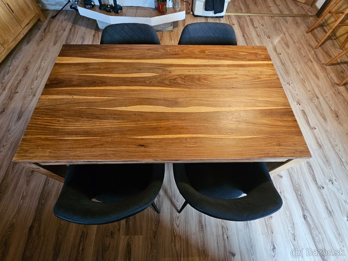 Jedalensky stol masiv +4 stolicky - 4