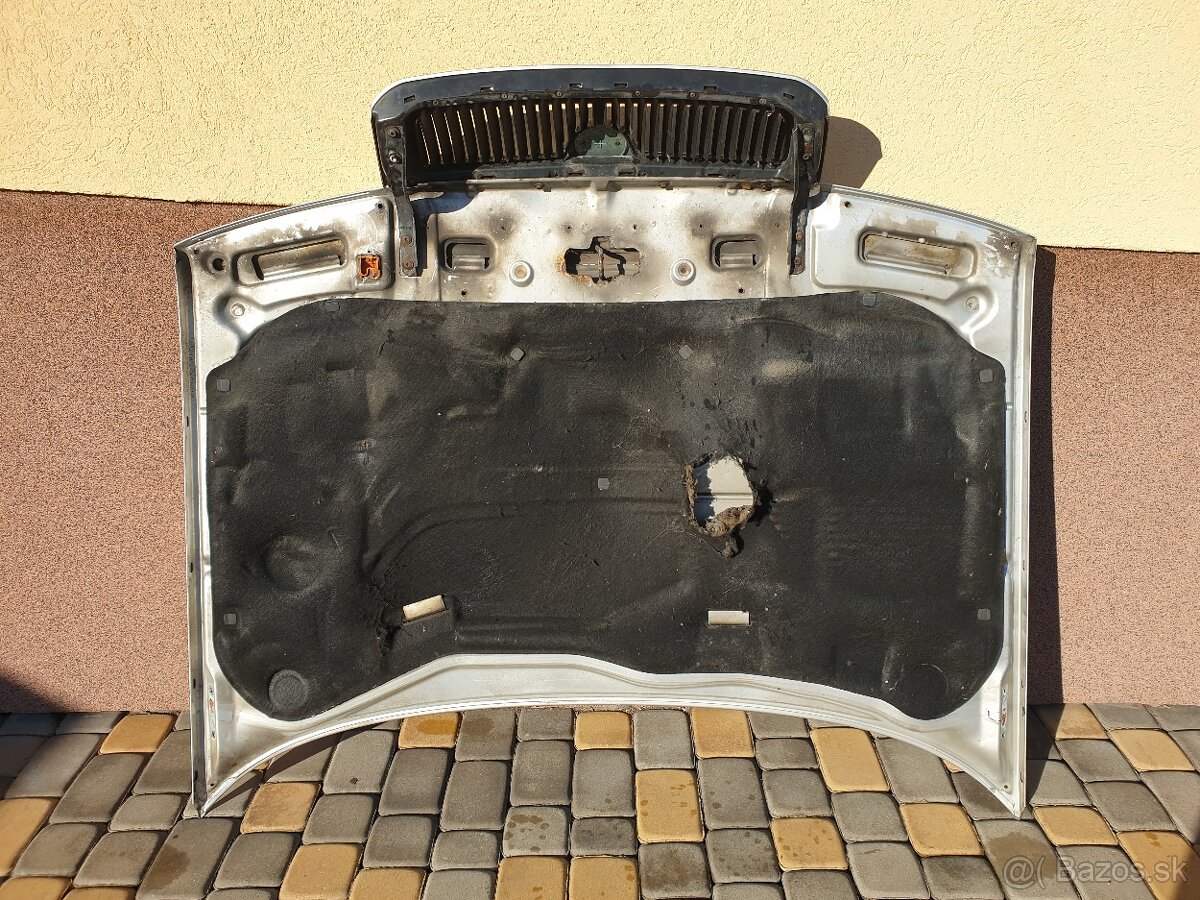 Škoda Octavia 1 predná kapota,strieborná 9102 - 4