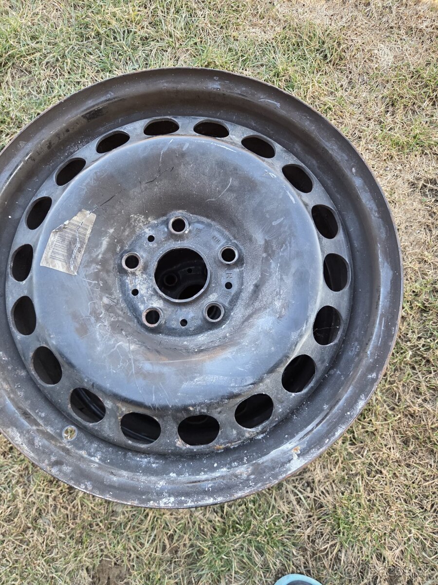 Predám plechové disky VW R16 5x112 - 4