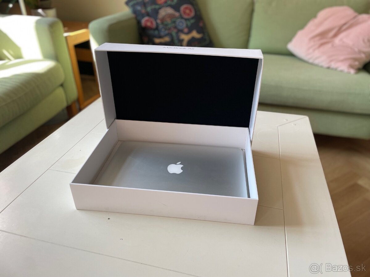 Predám MacBook Air - 4