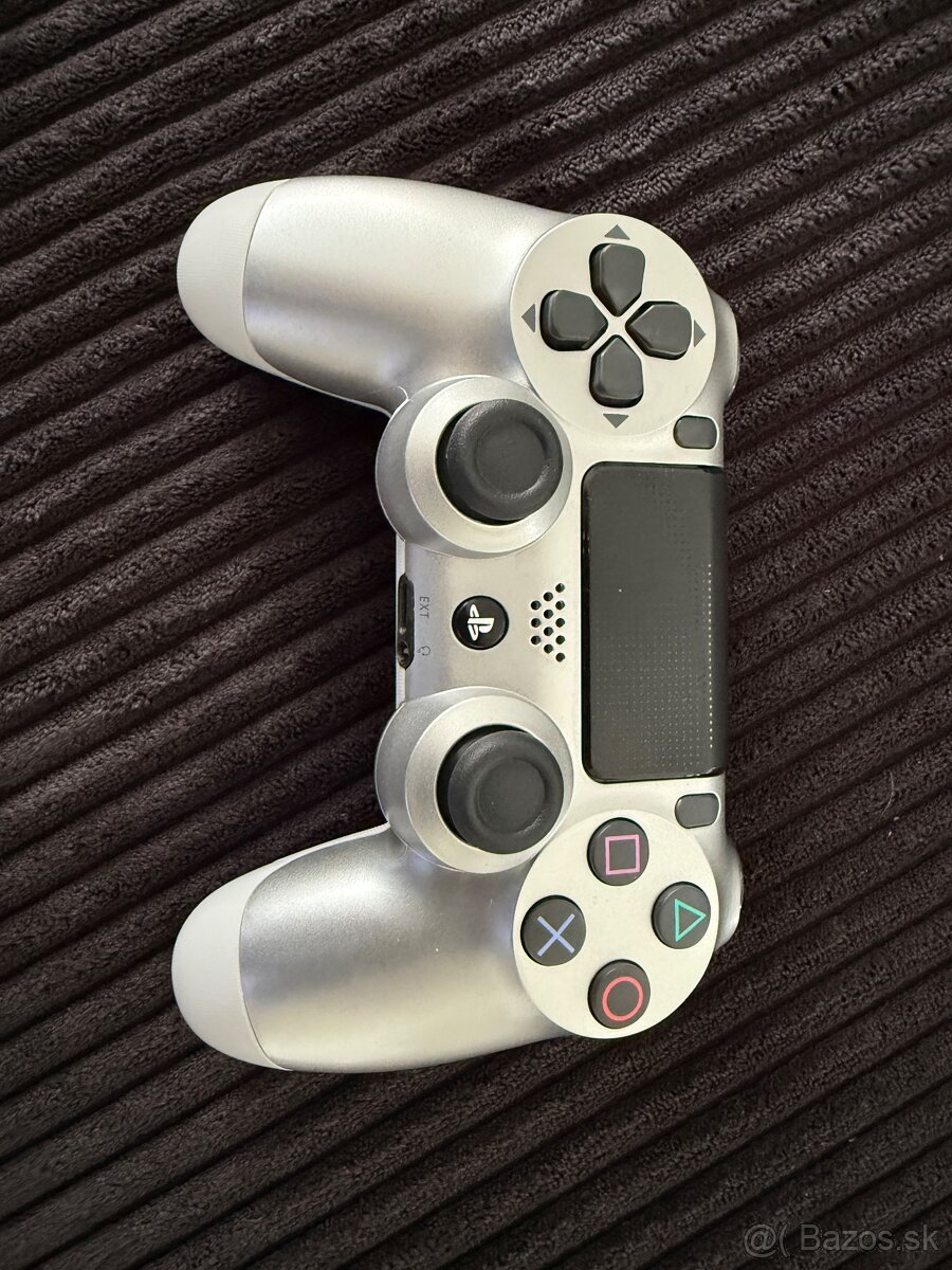 Ovladac PS4 - 4