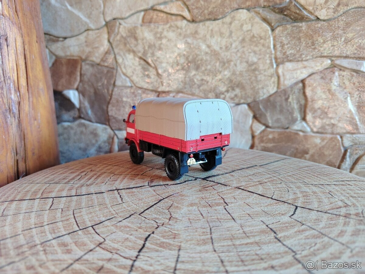 Tatra 805 1:43 - 4