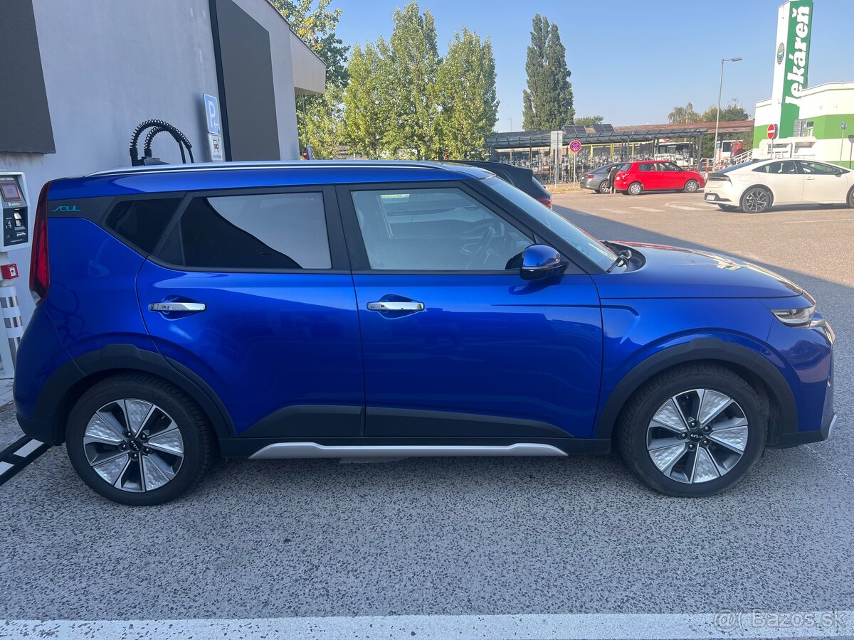 2021 KIA Soul EV 64 kWt - 4