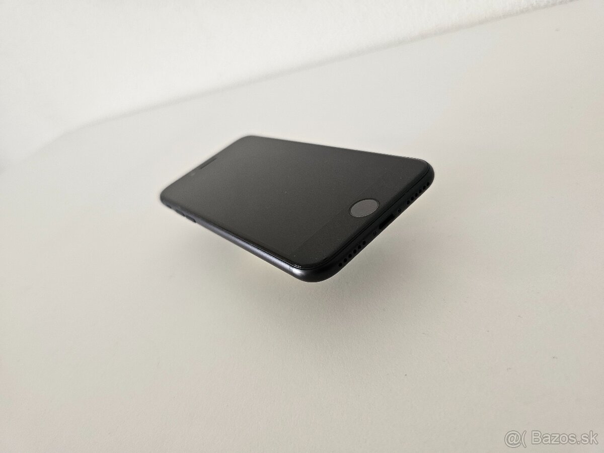 Apple iPhone SE 2020 100% batéria - 4