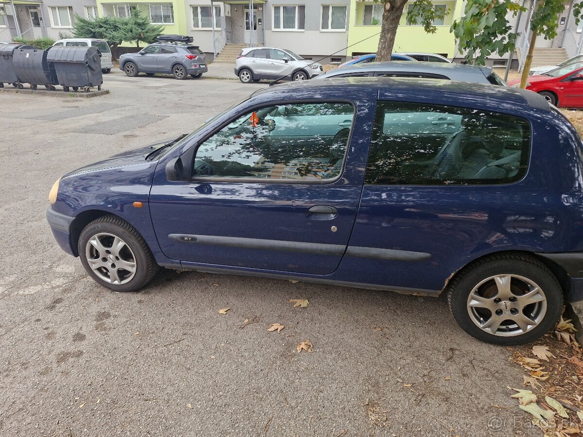 Renault Clio 1.2 RT - 4