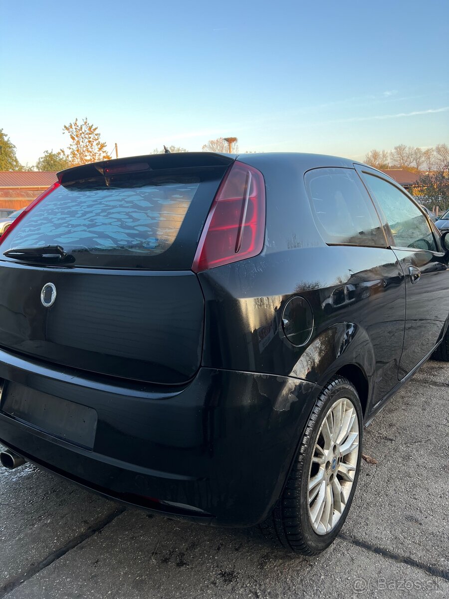 Predám náhradné diely na Fiat Grandepunto 1,9mjt 96kw - 4