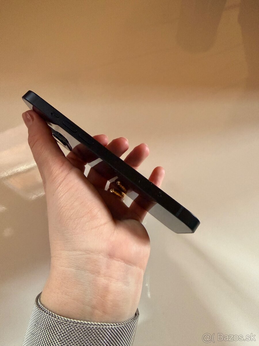 iPhone 13, 128GB Midnight blue - 4