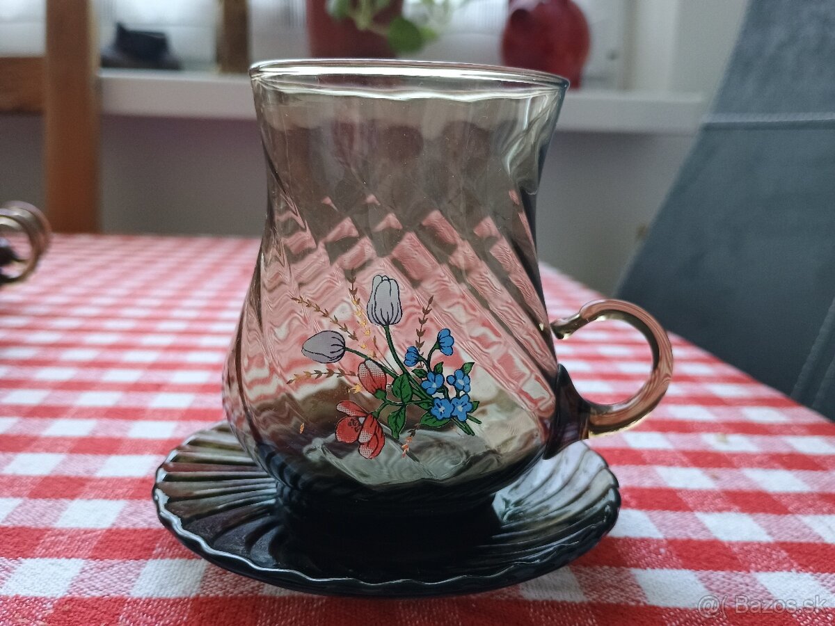 Šálky z hnedého skla - 4