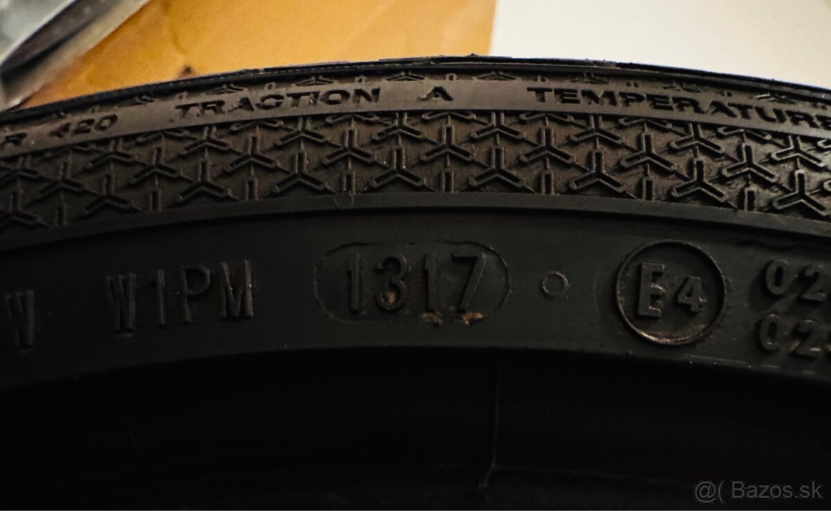 255/40 R19 Barum - 4