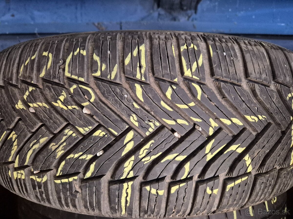 Predam zimne pneu 2x 205/55R16 Michelin - 4