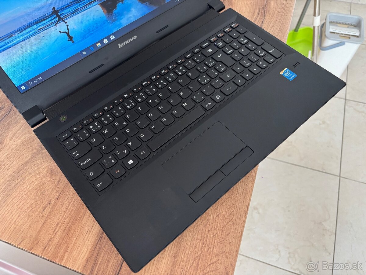 15.6"/Notebook/8GB RAM/4 Jadrá CPU/1TB SSHD/Intel HD 2GB - 4