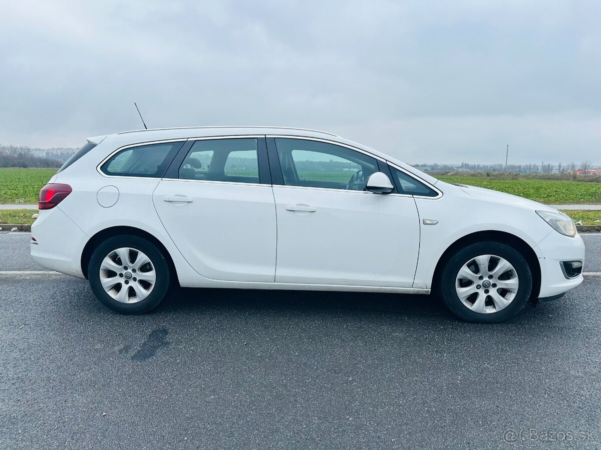 Opel Astra Sports Tourer – 1.6 diesel – výbava COSMO - 4