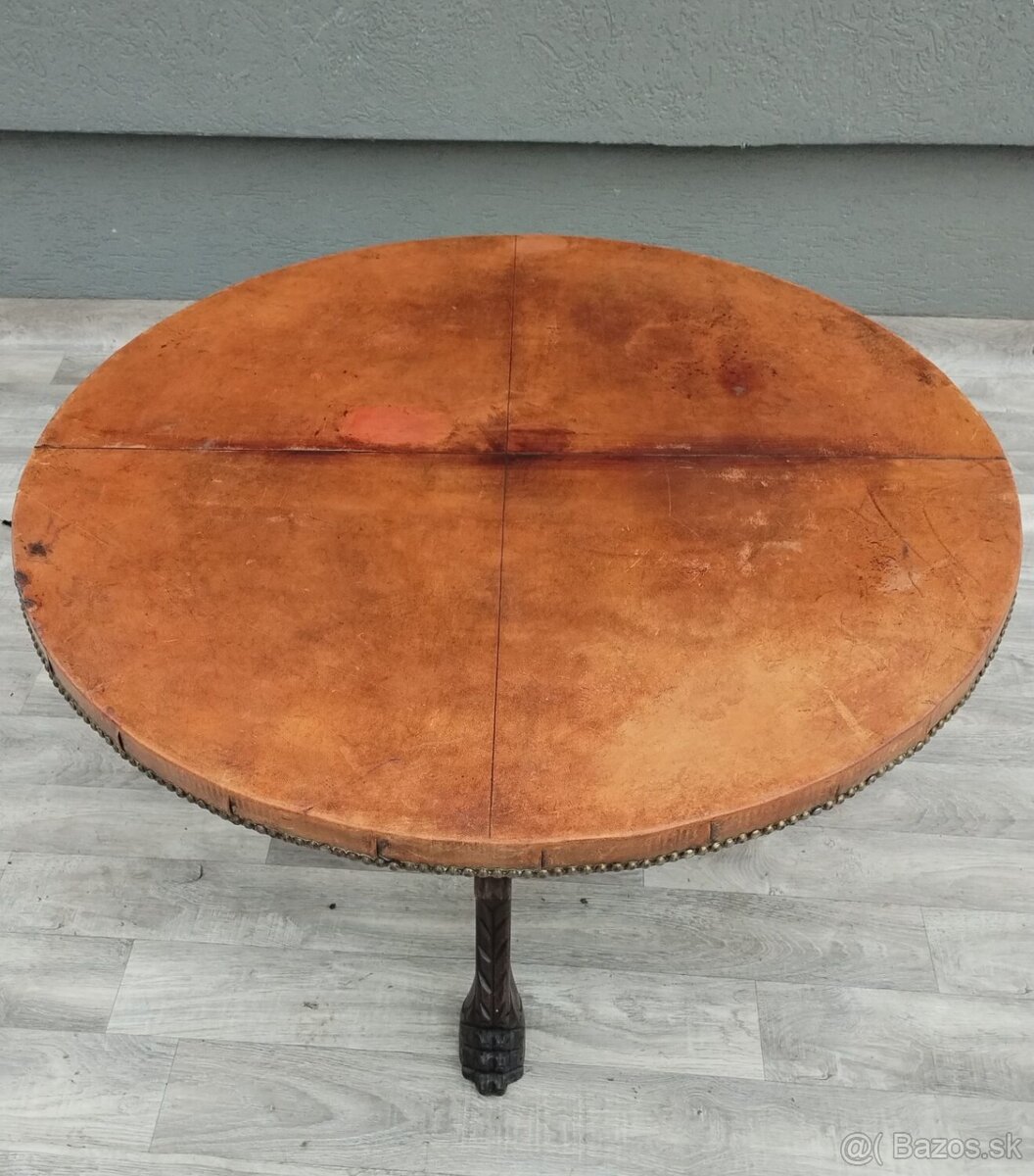 Stolík konferenčný z dreva a patinovanej koňakovej kože. - 4