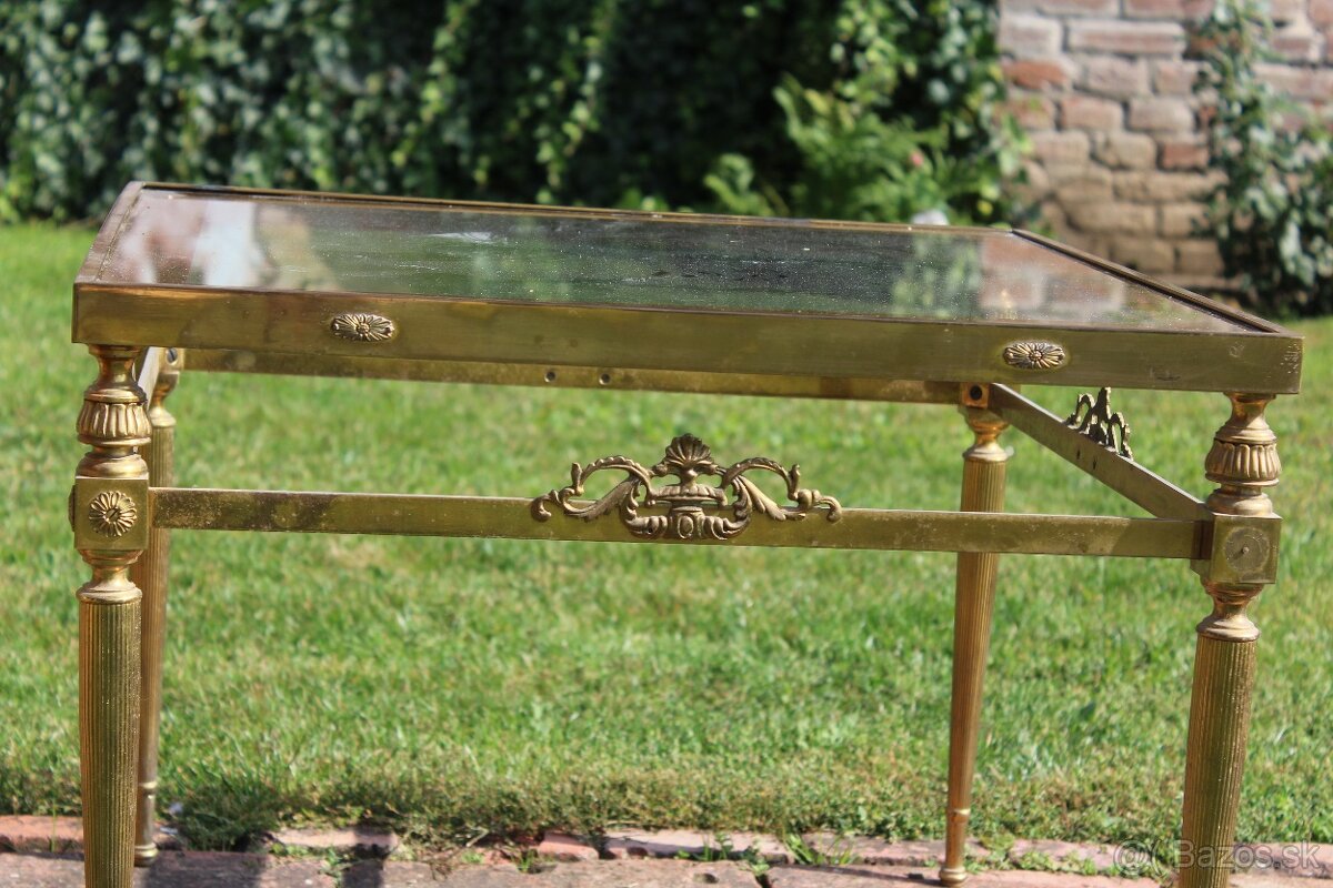 Mosadzný konferenčný stolík - 4