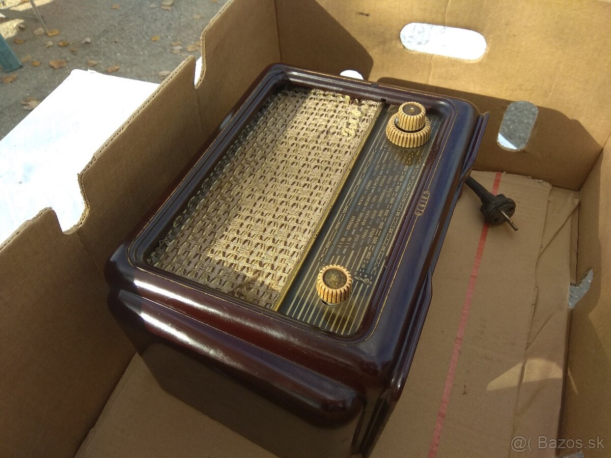 Staré rádio tesla - 4