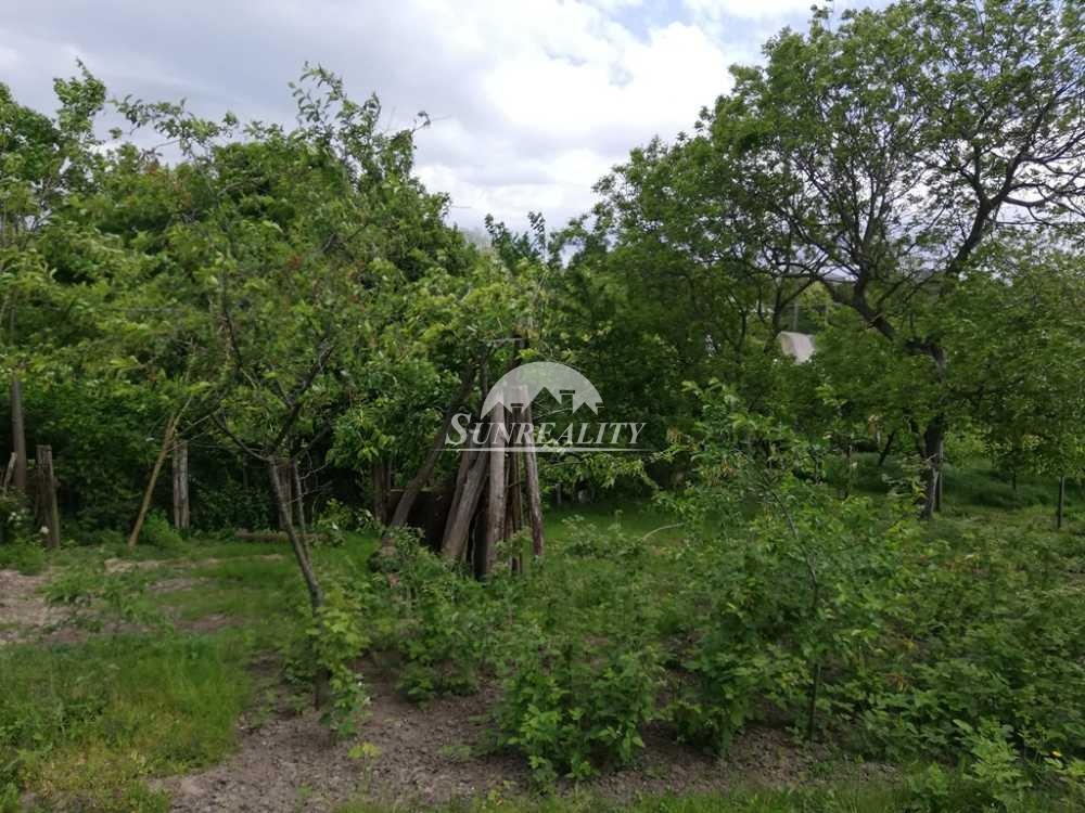 Predám pozemok - Svodín - 4