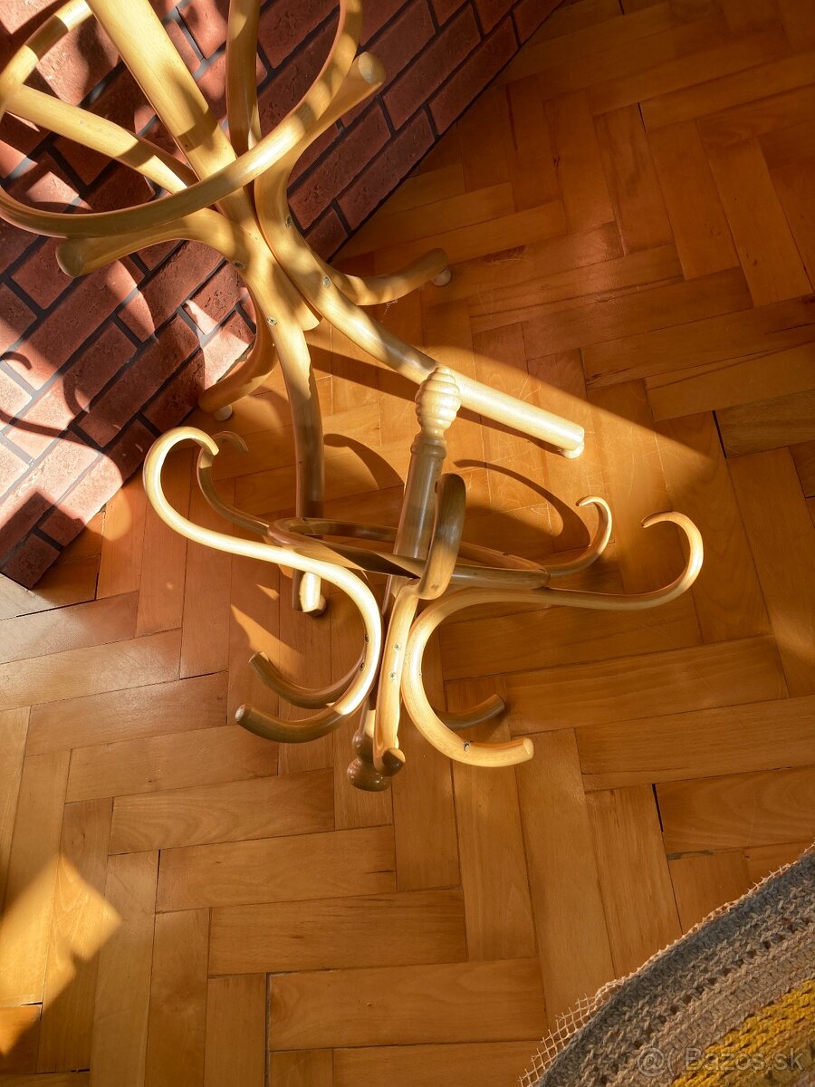 Stojanový vešiak - 4