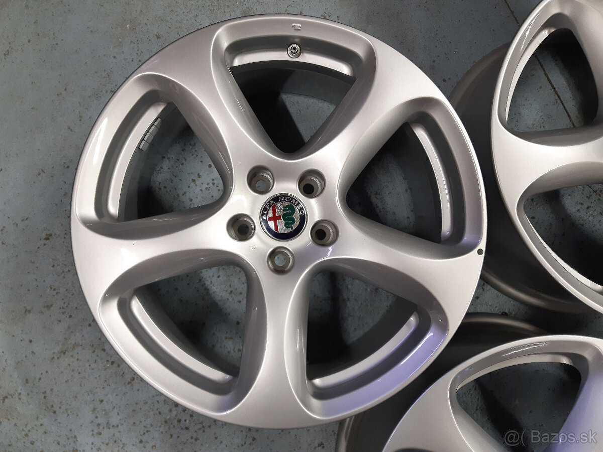 5x110 18" Alfa Romeo Stelvio +TPMS -nové - 4