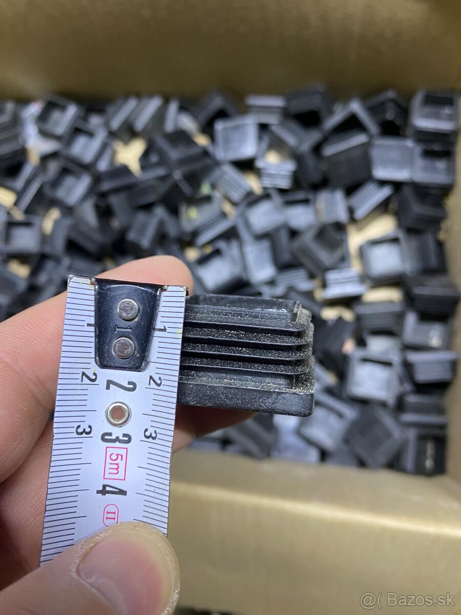 Plastové krytky - 4