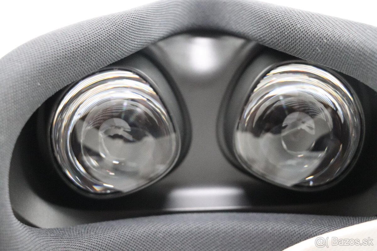 Meta Quest 3S 128 GB – VR headset + 2 ovládače - 4