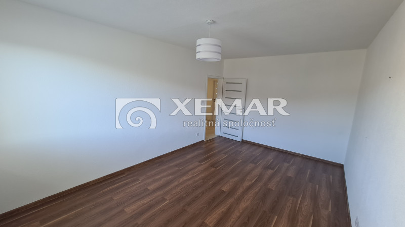 Na predaj 3-izbový byt s balkónom v Detve - 4