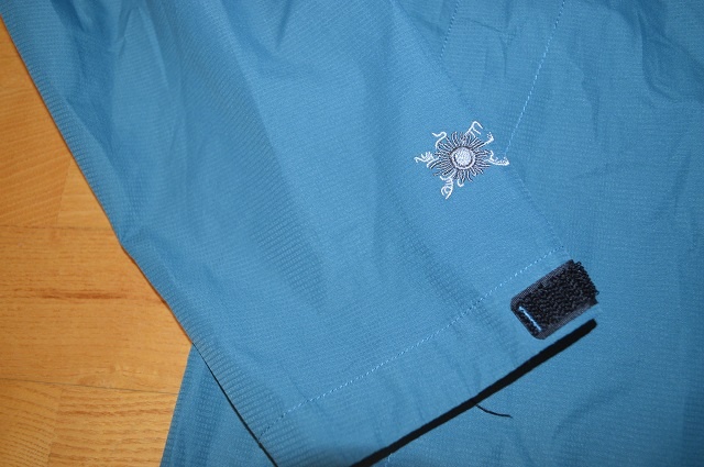 predam - krasna turisticka bunda SALEWA - 4