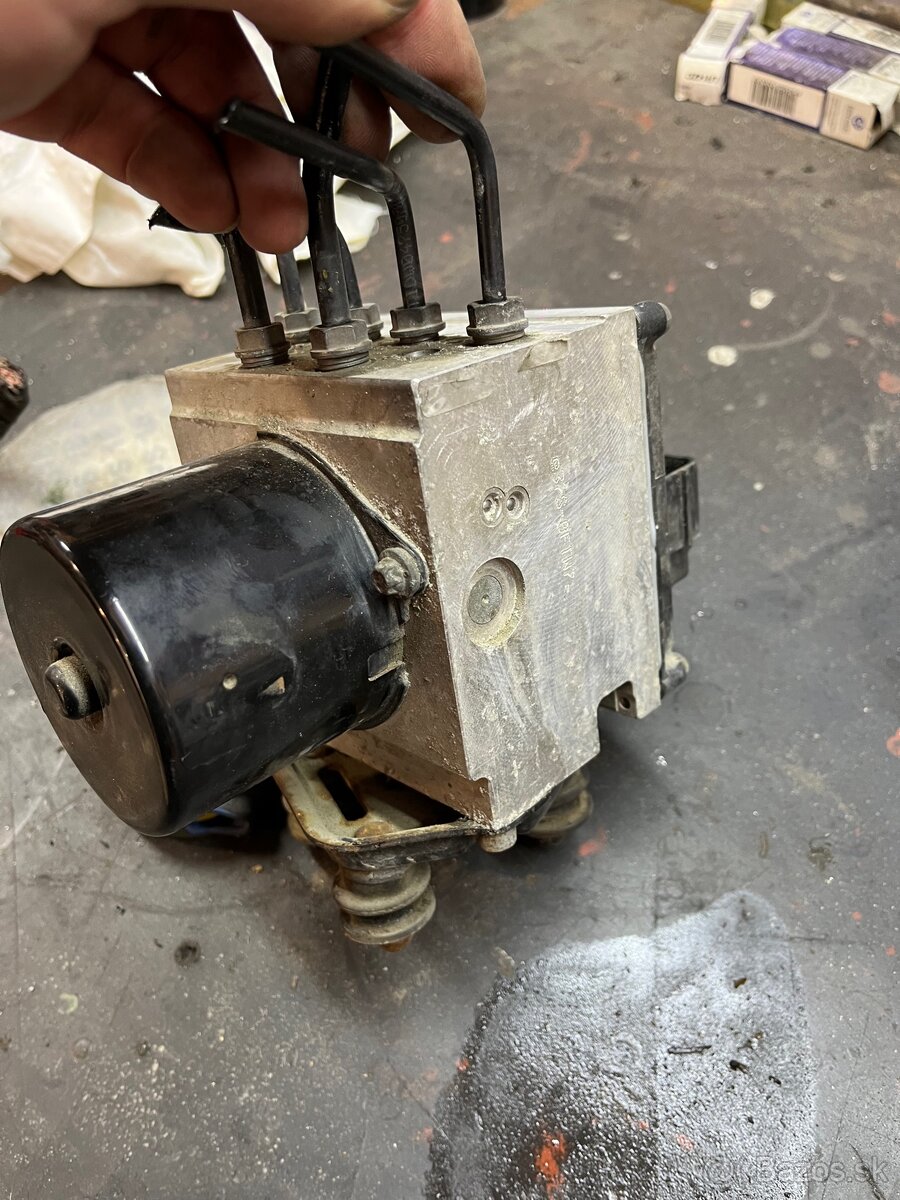 ABS servo pumpa passat b6 - 4