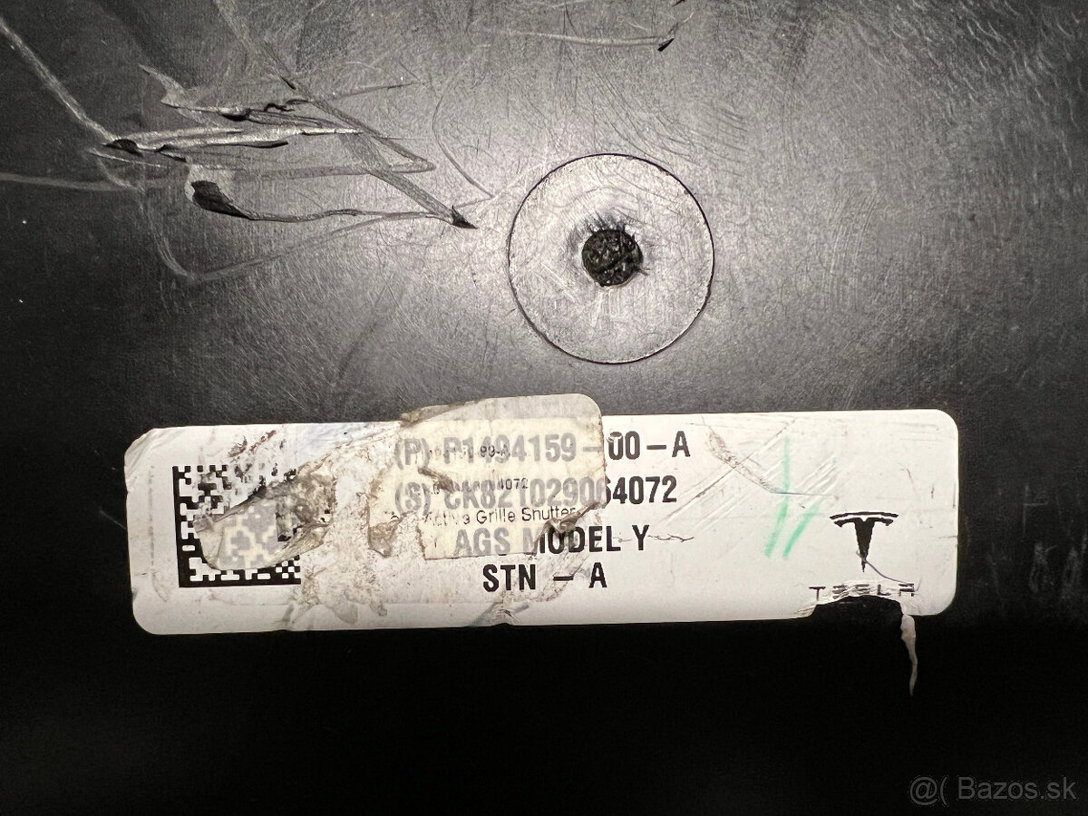 Tesla Model Y kryt predného chladiča - 4