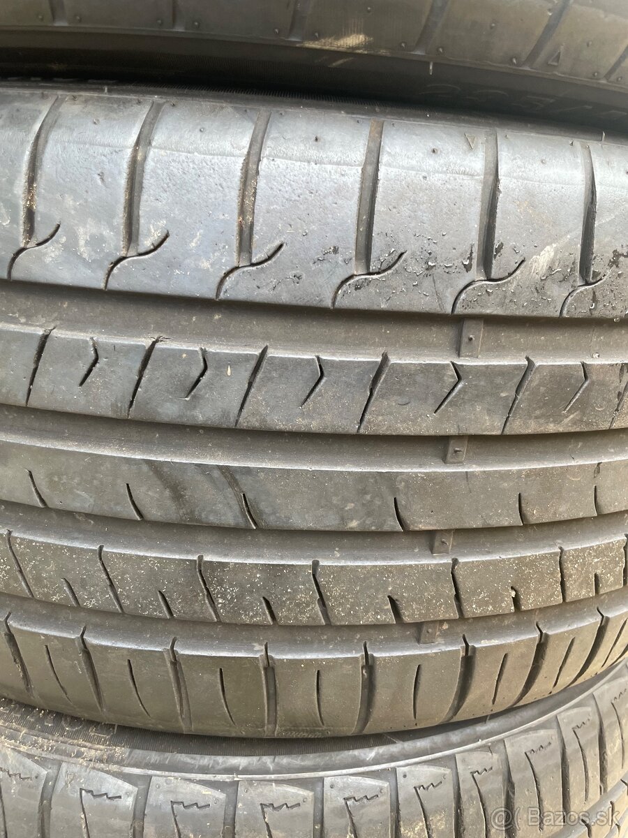 Letne pneu 235/40 ZR18 - 4