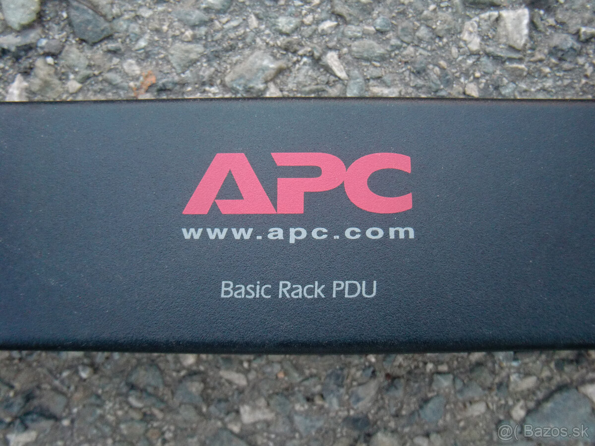 Predám napájaciu lištu APC Basic Rack PDU - AP7551 - 4