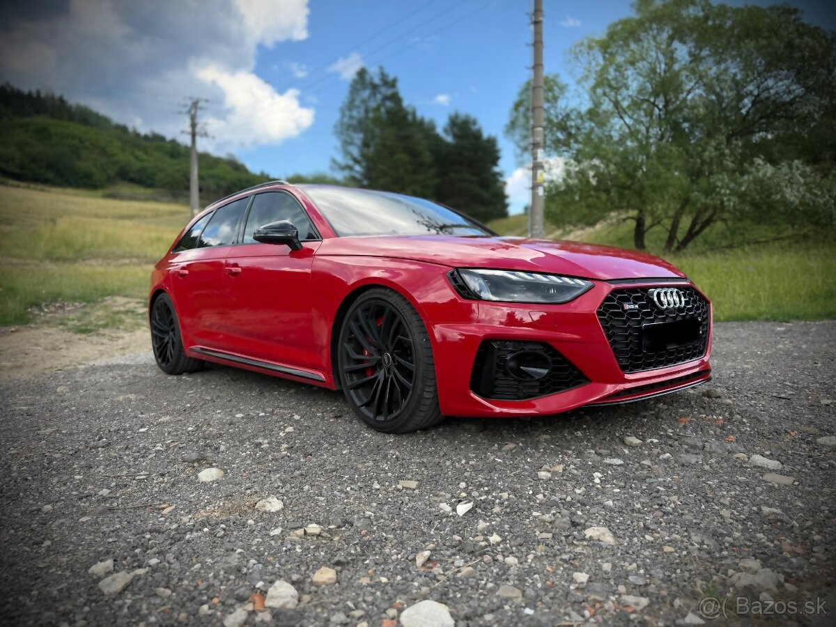 Audi RS4 COMPETITION MATRIX VIRTUAL Red/Black - 4