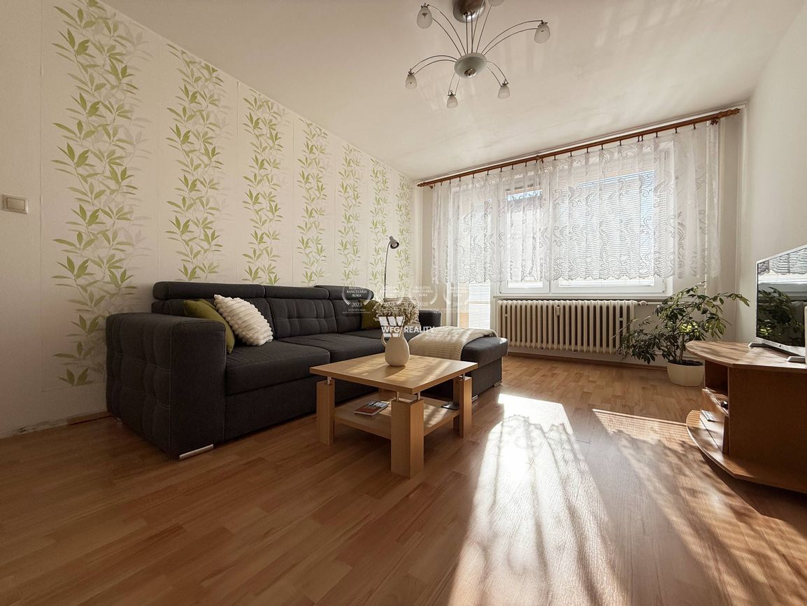 REZERVOVANÉ Na predaj slnečný 3-izbový byt s balkónom na Hli - 4