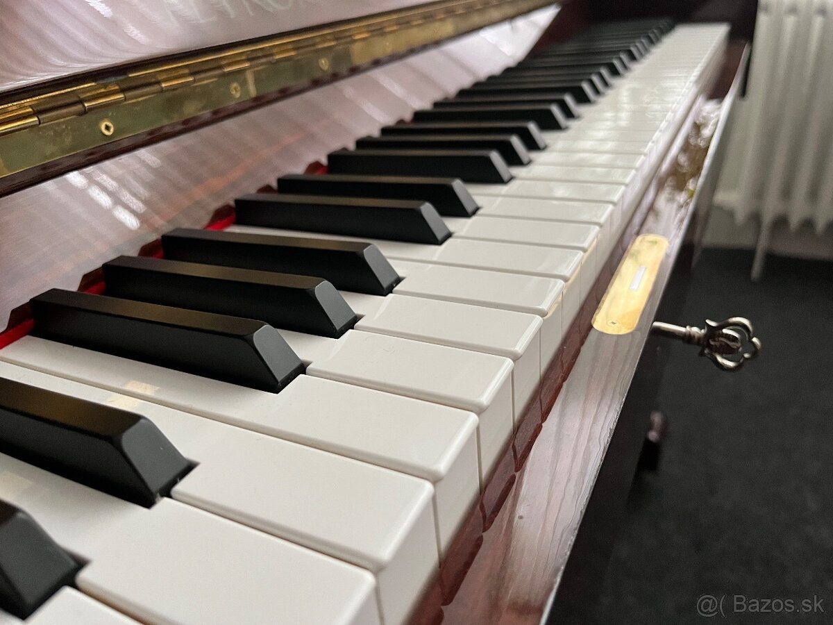 Zánovní Petrof model P 118 N1.Rok výroby 2003 - 4