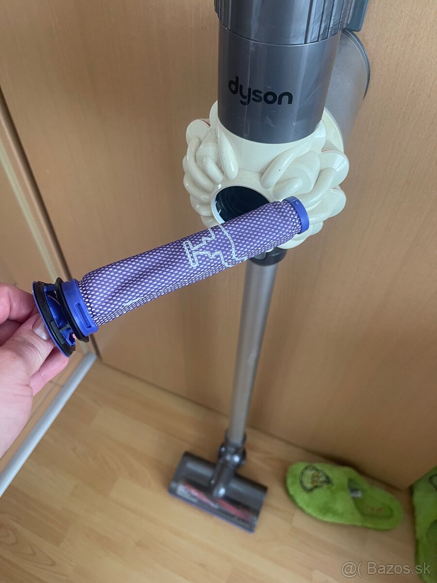 Dyson v6 - 4
