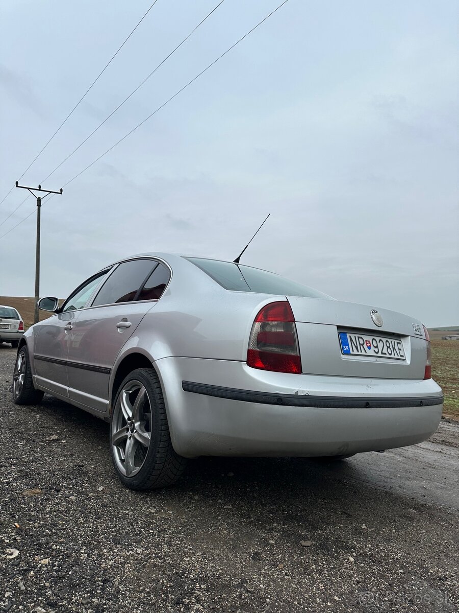 Škoda Superb 2.0 TDi 103kw - 4
