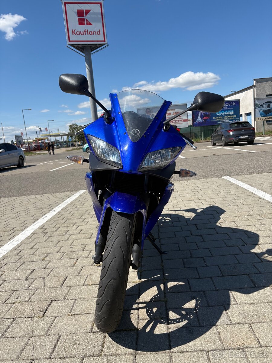 Yamaha YZF-R125 - 4